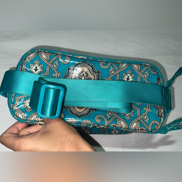 Vera Bradley Retired “totally turquoise” lunchbox - Picture 3 of 9
